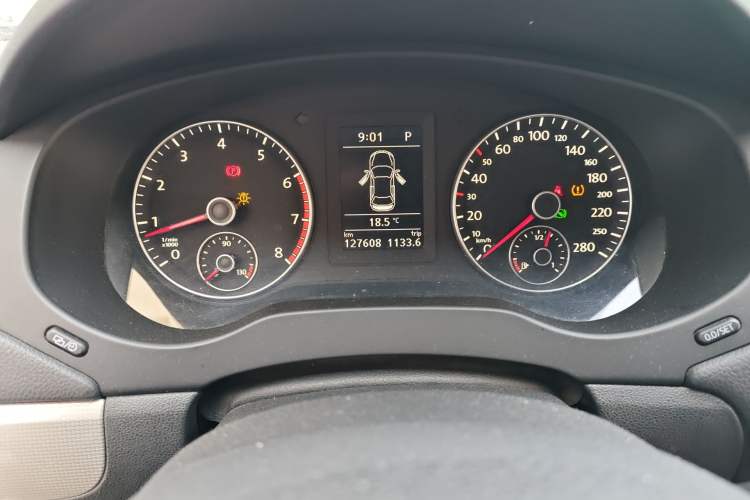 Used Volkswagen Sagitar 2014 Revised Version 1.4TSI Automatic Luxury Edition Odometer Close Up