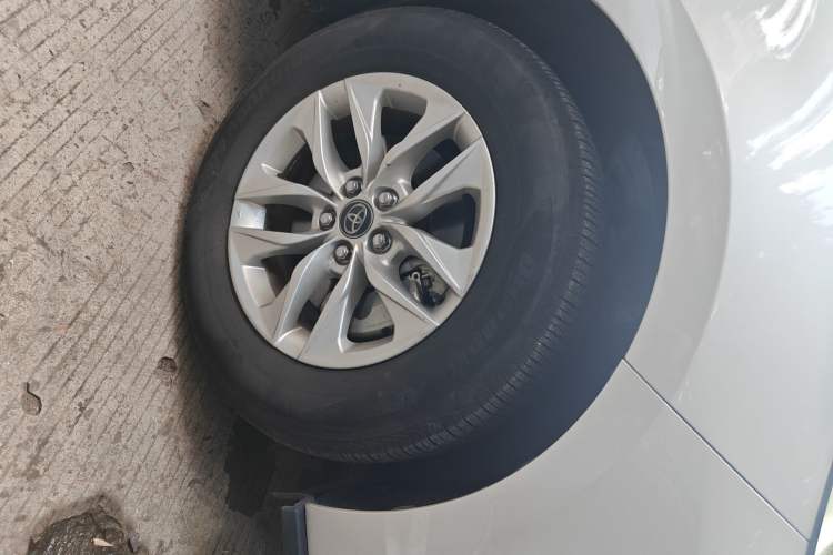 Used Toyota Granvia 2023 2.5L Hybrid Comfort Edition Right Front Wheel Hub
