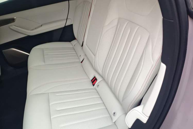 Used ONVO L60 2024 60 kWh Rear-Drive Version Left Rear Seat