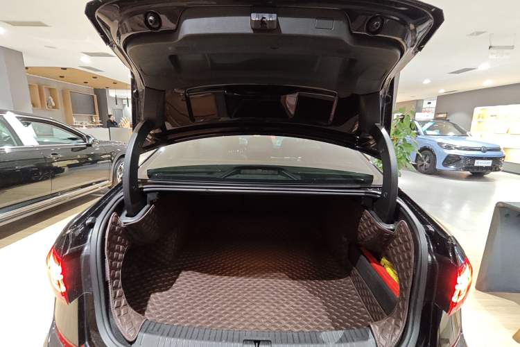 Used Volkswagen Passat 2023 330TSI Starry Elite Edition Trunk