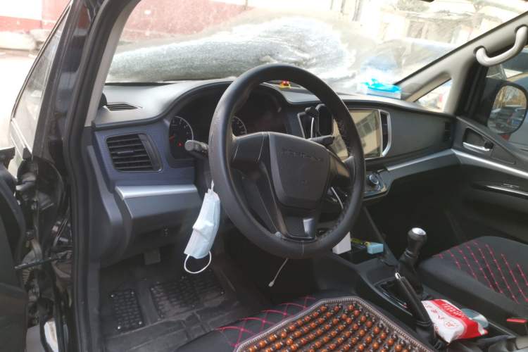 Used FORTHING Lingzhi 2023 V3 1.6L Base Model 2 Seats Center Console