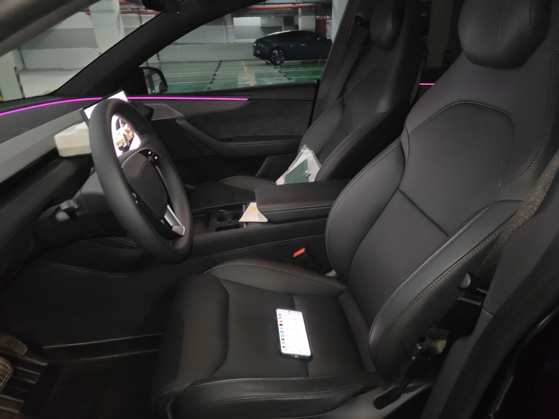 Переднее сиденье в автомобиле