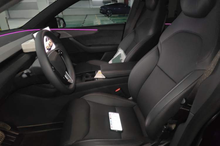 Used Tesla Model Y L 2025 Model Long-Range All-Wheel-Drive Version