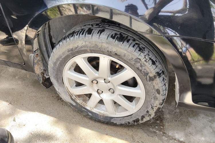 Used Geely Auto Ocean 2012 Energy-Saving Edition 1.5L Manual SuperDelight Model Right Front Wheel Hub