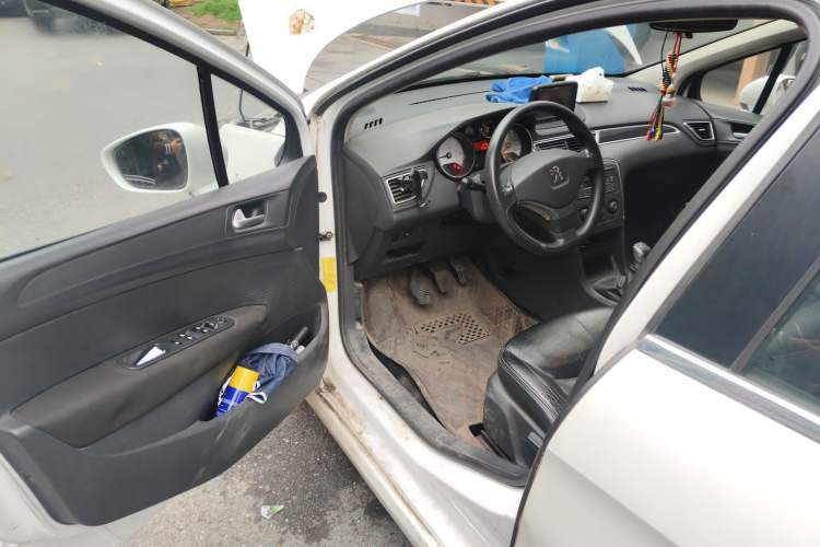 Used Peugeot 308 2014 Enjoy Edition Classic 1.6L Manual YouShang Model
