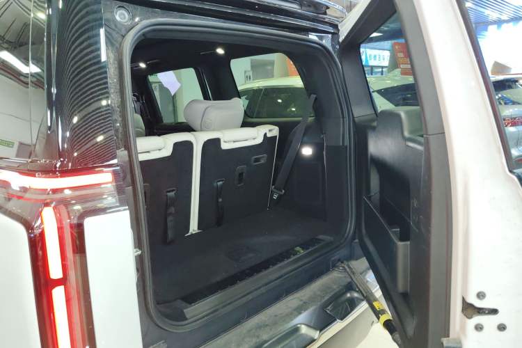 Used Polestones 01 2024 Deluxe 6-Seater Standard Range Version
