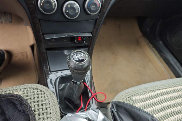 Used Haima Fumei 2011 1.6L Manual Luxury Edition Gear Lever