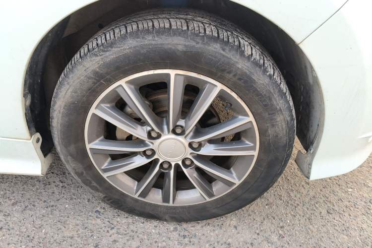 Used SAIC MAXUS G10 2018 PLUS 2.0T Automatic Flagship Edition Right Front Wheel Hub