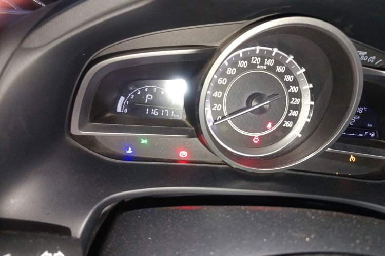 Used Mazda CX-4 2016 2.0L Automatic 2WD Blue Sky Dynamic Edition Odometer Close Up