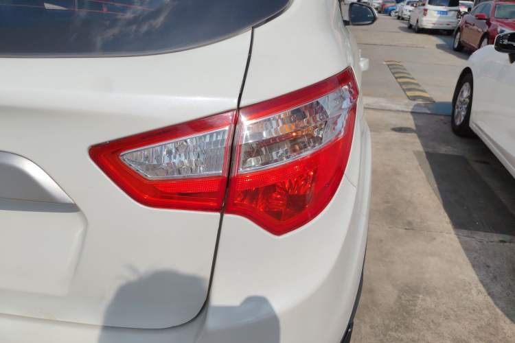 Used CHANGAN CS35 2016 1.6L Manual Luxury Model China V Standard
