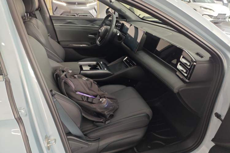 Used BYD Qin L 2026 DM-i 128KM Progressive Edition