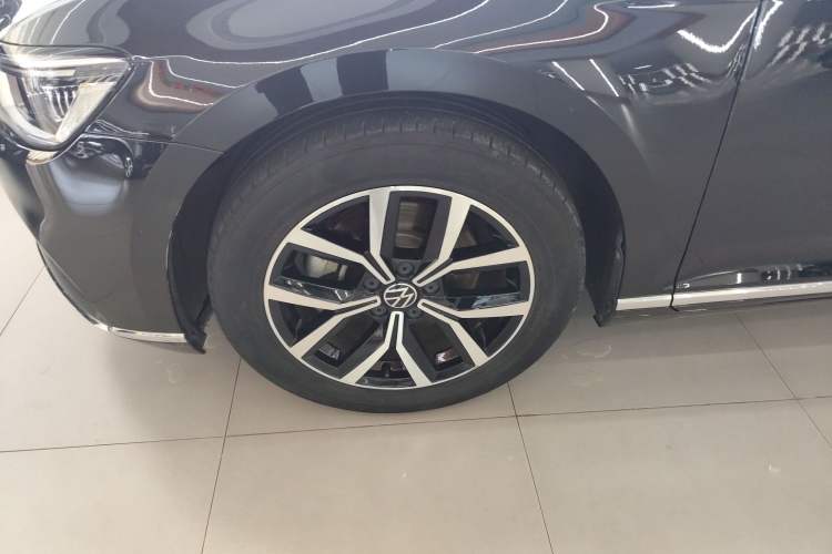 Used Volkswagen Magotan 2020 330TSI DSG Leading Model Left Front Wheel Hub