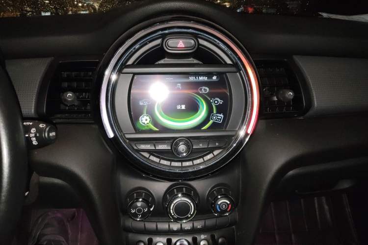 Used MINI 2014 1.5T COOPER Fun Audio And AC Panel