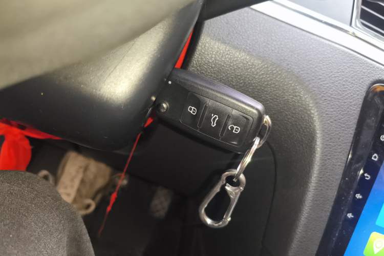 Used Volkswagen Bora 2014 1.6L Automatic Fashion Model Vehicle Key