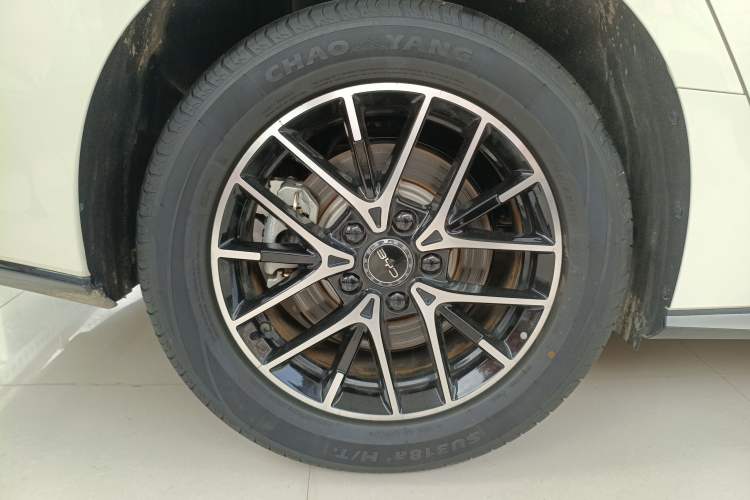 Used BYD Seal 07 DM-i 2025 DM-i 1.5L 70km Elite Model Right Rear Wheel Hub
