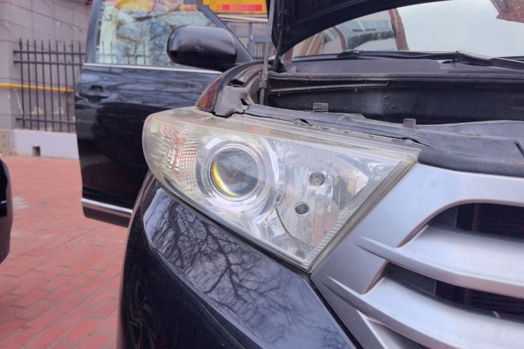 Used Toyota Highlander 2013 2.7L Two-Wheel Drive 7-Seater Zijin Edition
