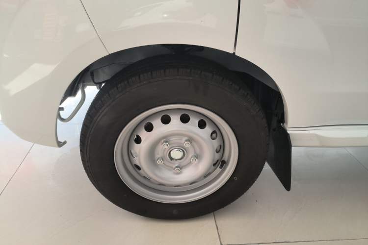 Used SRM Haoyun 2025 Launch Edition Farady 42.3 kWh 305 km 6 seats
