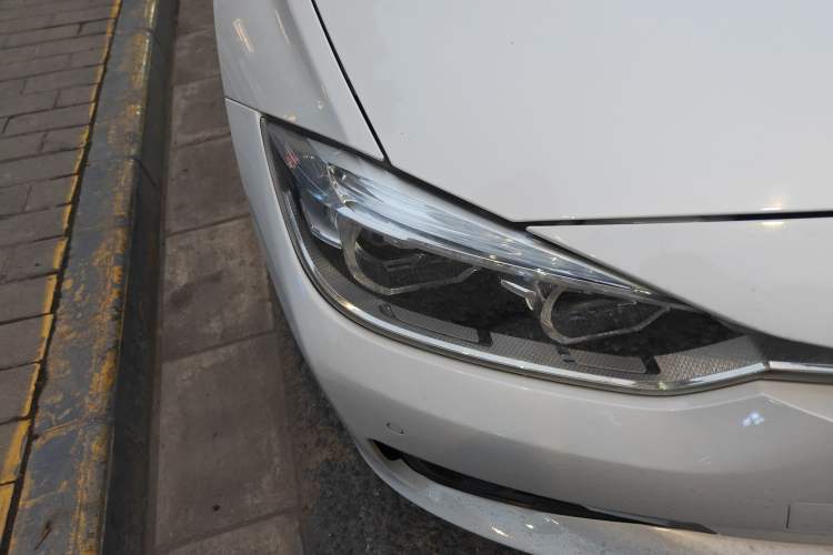 Used BMW 3 Series 2017 320Li Fashion Model Right Front Headlight