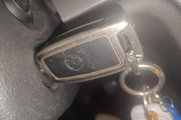 Used Volkswagen Gran Lavida 2013 1.6L Manual Fashion Model Vehicle Key