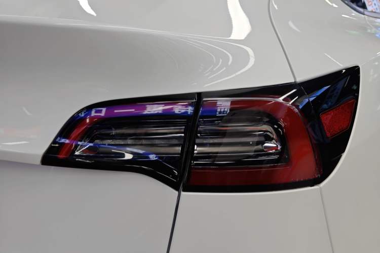 Used Tesla Model Y 2021 Long-Range All-Wheel-Drive Version
