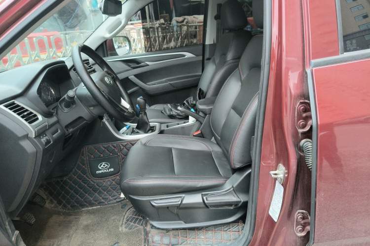 Used SAIC MAXUS T60 2017 2.4L Gasoline Manual Transmission Two-Wheel Drive High Ground Clearance Comfort Edition Standard Cabin
