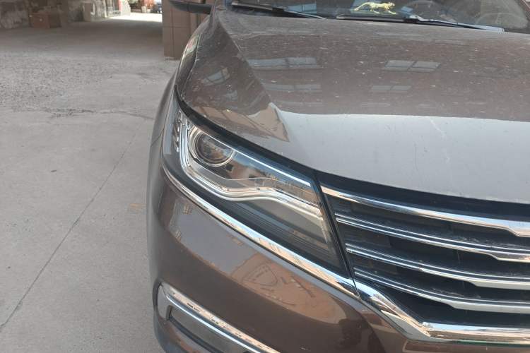 Used Roewe RX5 2018 20T Two-Wheel Drive Manual Flagship Edition Right Front Headlight