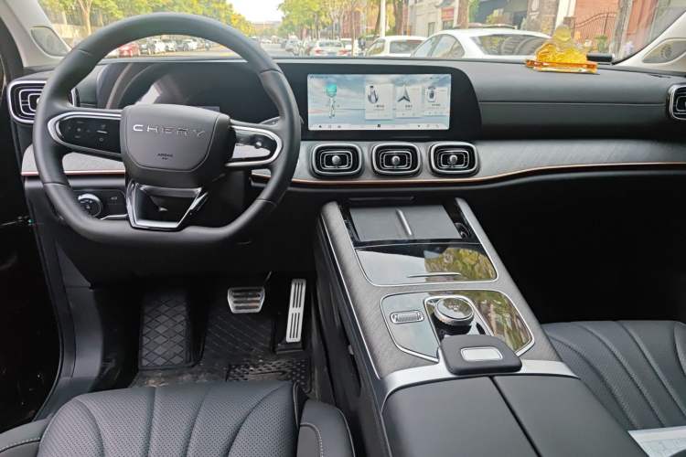 Used Chery Tiggo 9 2025 2.0T Dual-Clutch Two-Wheel Drive Black Samurai Edition 5 Seats
