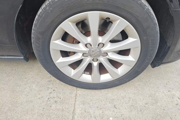 Used Audi A6L 2012 30 FSI Technology Edition Right Front Wheel Hub