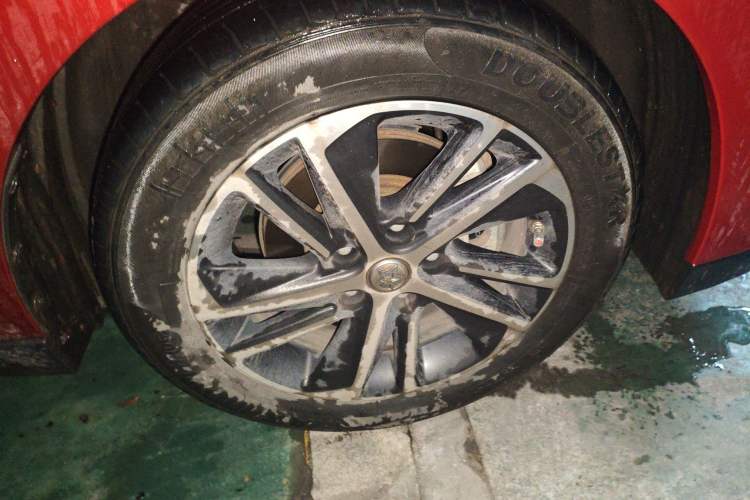 Used Venucia D60 2020 1.6L XL CVT Enjoyment Edition Right Front Wheel Hub