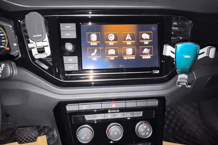 Used Volkswagen T-ROC 2019 280TSI DSG Two-Wheel Drive Comfort Version China VI Standard Audio And AC Panel