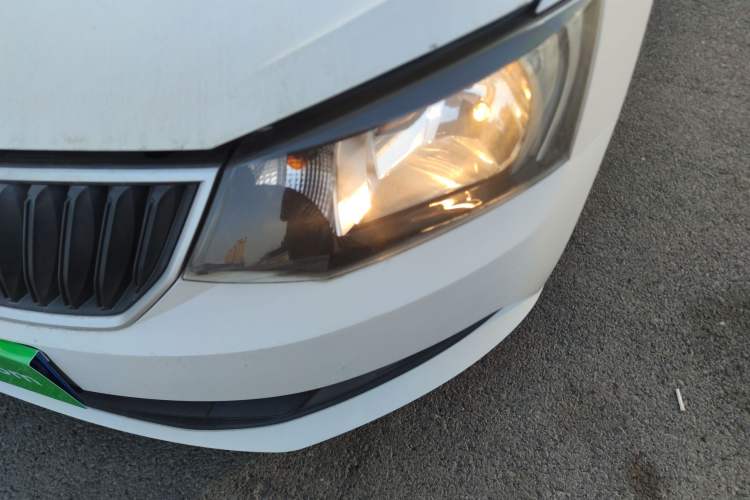 Used Skoda Fabia 2016 1.4L Automatic Car Enjoy Edition
