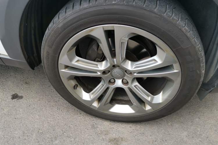 Used Audi Q5 2010 2.0TFSI Off-Road Version Right Front Wheel Hub