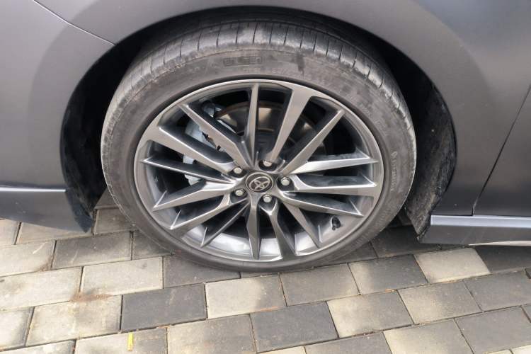 Used Toyota Camry 2025 Dual-Motor 2.0 HXS Glory Edition
