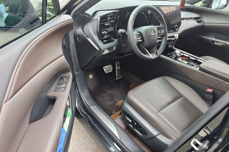 Used Lexus RX 2023 350h Four-Wheel Drive Enjoyment Version Driver Seat