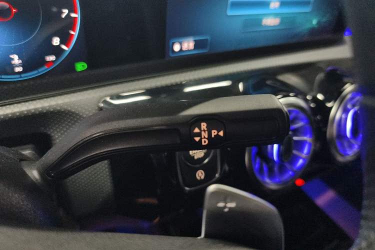 Used Mercedes-Benz A-Class 2022 Revised Version A 200 L Sport Sedan Fashionable Style