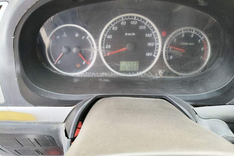 Used Foton Scenic 2014 2.0L Express Standard Long-Wheelbase High-Roof Version 486EQV4
