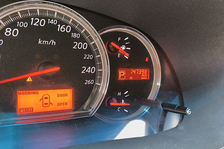 Used Nissan Teana 2010 2.5L XL Anniversary Edition Odometer Close Up