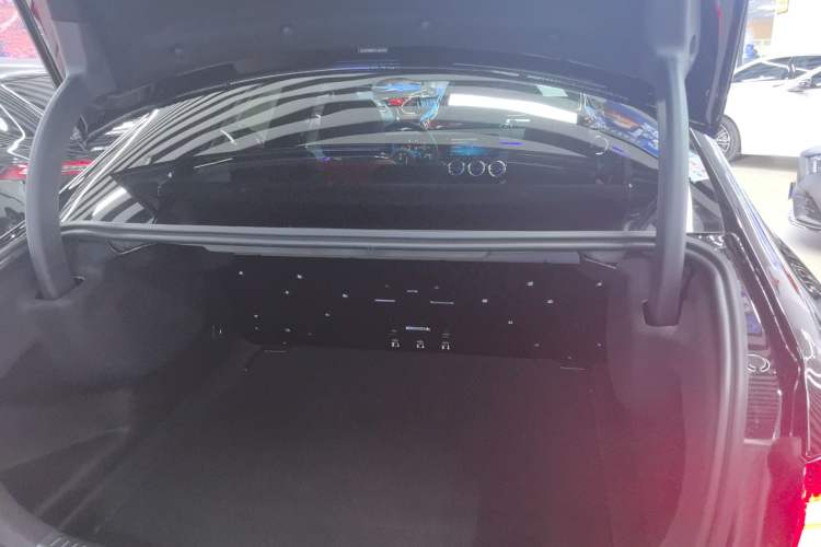 Used Mercedes-Benz A-AMG 2025-Year Restyled AMG A 35 L 4MATIC