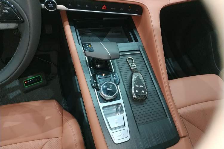 Used Changan CS75 PLUS 2025 Model, 3rd Generation Champion Edition 1.5T Jinghang Version
