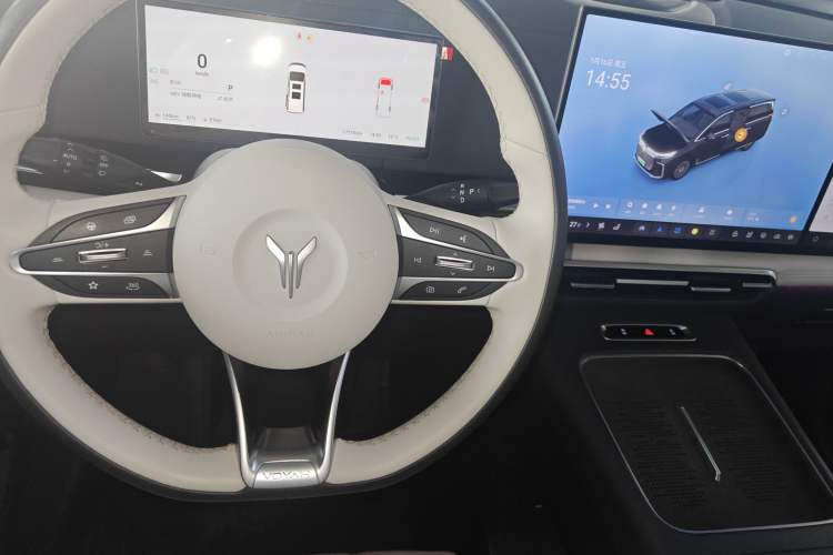 Used VOYAH Dream 2025 PHEV Four-Wheel-Drive Flagship Kunpeng Edition
