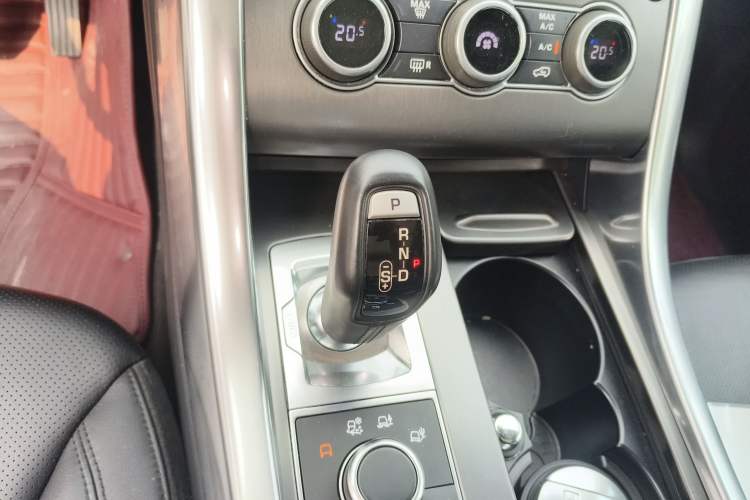 Used Land Rover Range Sport 2017 3.0 SC V6 SE Gear Lever