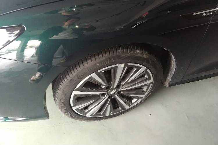 Used Chery Arrizo 8 PRO 2025 Model Pro 2.0T Prestige Version Left Front Wheel Hub