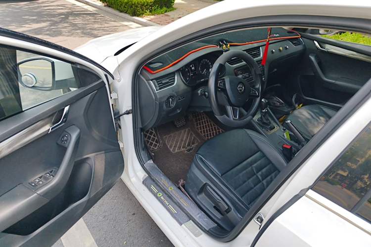 Used Skoda Octavia 2017 1.6L Automatic Smart Drive Edition Driver Seat