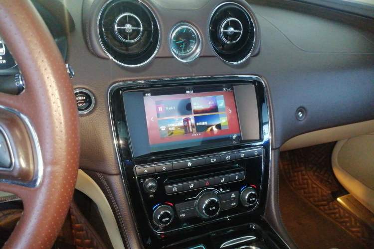 Used Jaguar XJ 2016 XJL 2.0T Two-Wheel-Drive Elegant Business Edition
