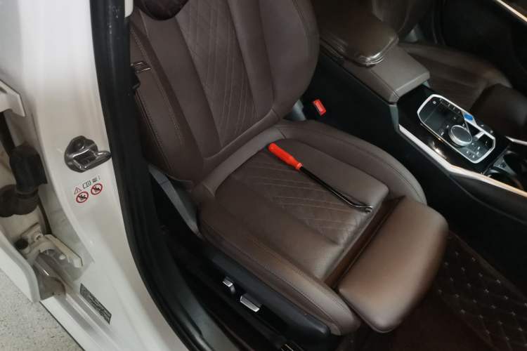 Used BMW i3 2022 eDrive 35 L Right Front Seat