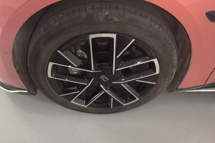 Used Avatr 06 2025 Pro Range-Extended Edition Left Front Wheel Hub