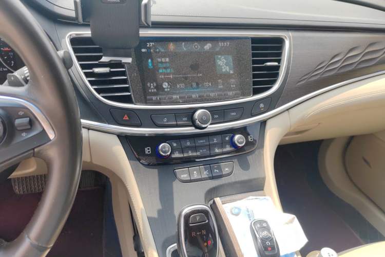 Used Buick LaCrosse 2018 28T Avenir
