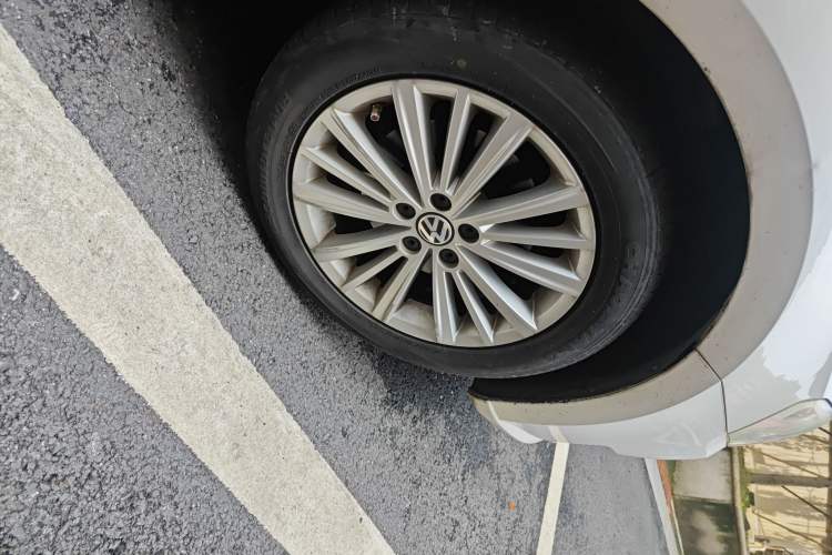 Used Volkswagen Gran Lavida 2013 1.6L Manual Comfort Model
