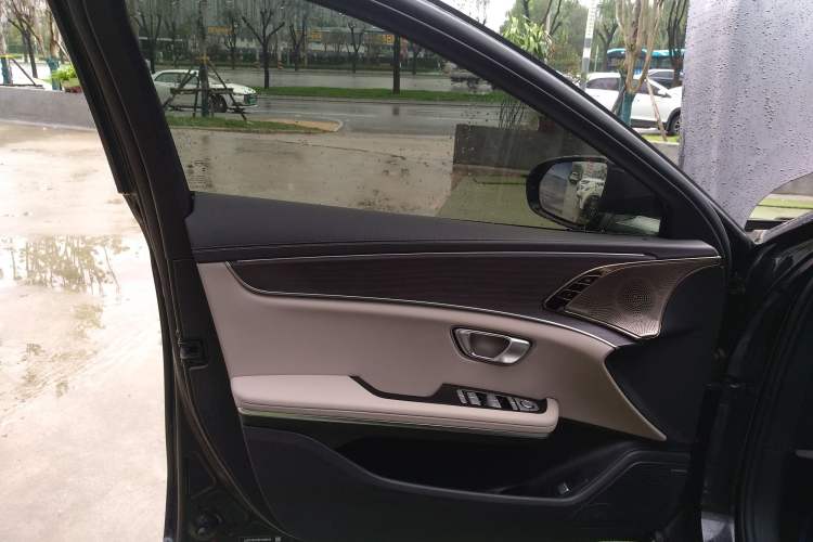 Used BYD Han 2025 DM-i Intelligent Driving Edition 125KM LiDAR Flagship Model
