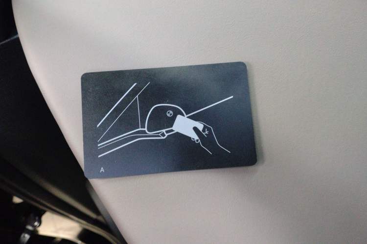 Used Li Auto i6 2025 Model Four-Wheel-Drive Standard Type Interior 1